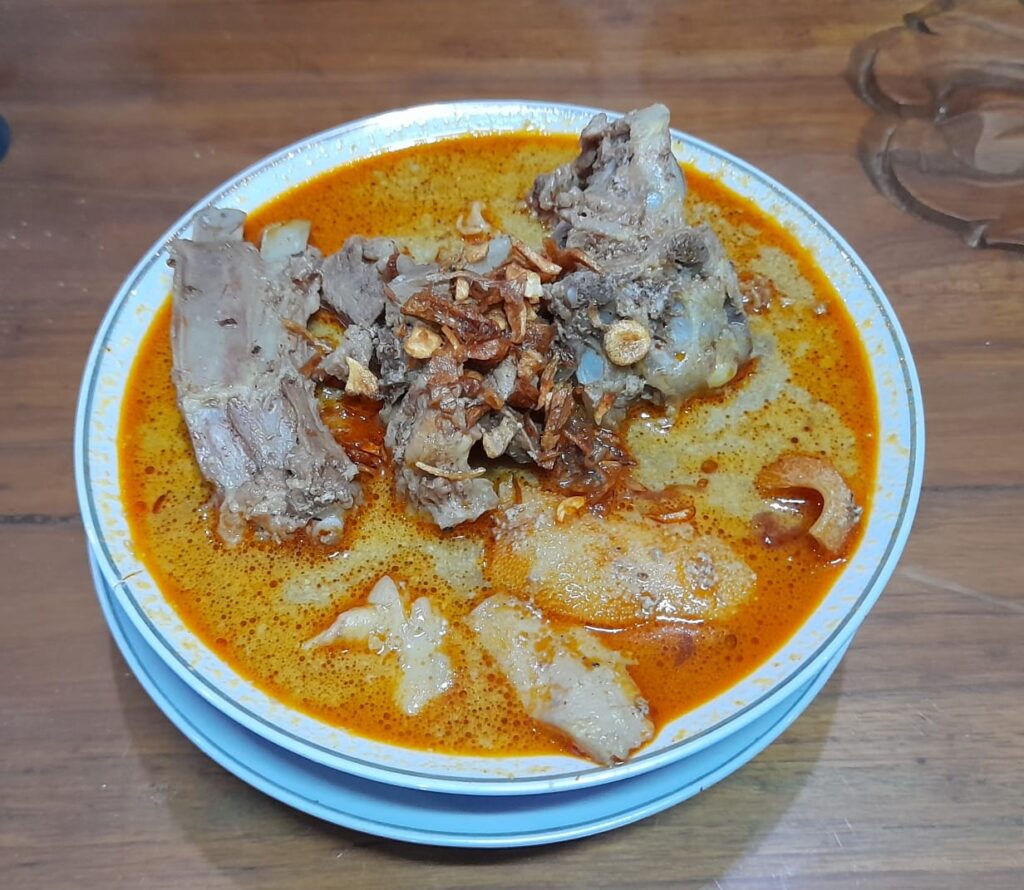Gulai Kambing Tiga Saudara